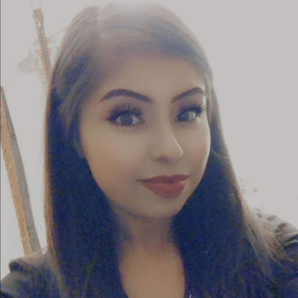 Meet your Posher, Hortencia